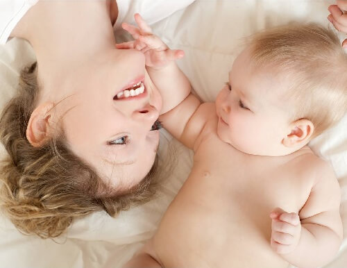 Cách chăm sóc da mặt sau sinh cho các mẹ